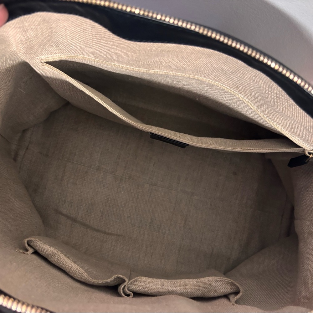 Gucci Black Microguccissima Dome Satchel – Excellent Condition - Picture 5 of 11